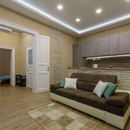 Modern, Luxury Flat In The Heart Of דירה בודפשט