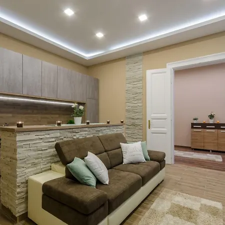 Modern, Luxury Flat In The Heart Of דירה בודפשט