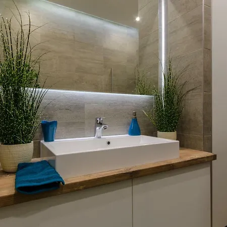 Modern, Luxury Flat In The Heart Of * בודפשט