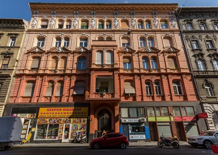 Modern, Luxury Flat In The Heart Of